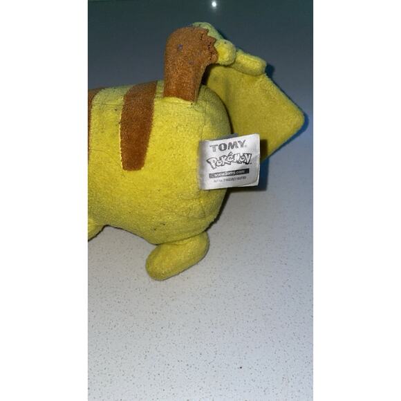 Tomy Pokemon Pikachu Plush 9 Inch Yellow 2017 Stuffed Animal Toy - Picture 4 of 5